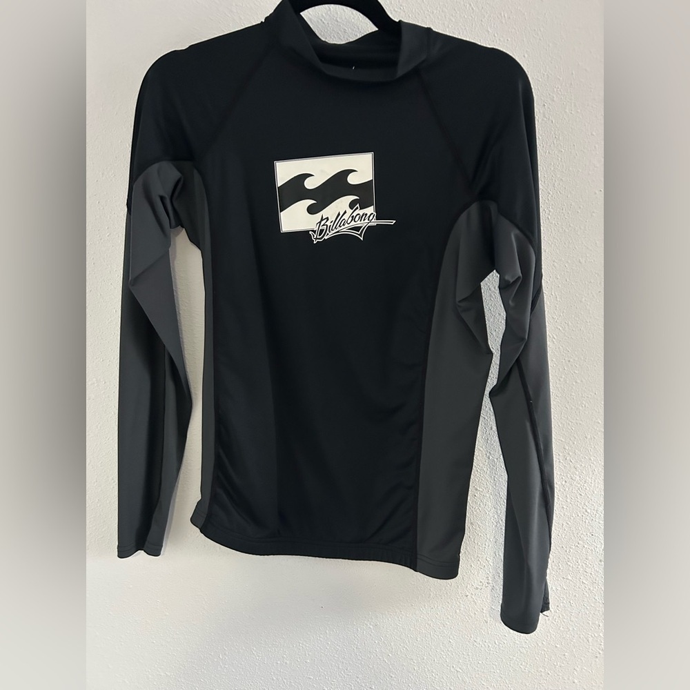 Billabong Black & Gray Long Sleeve Surf Rash Guard Size XL